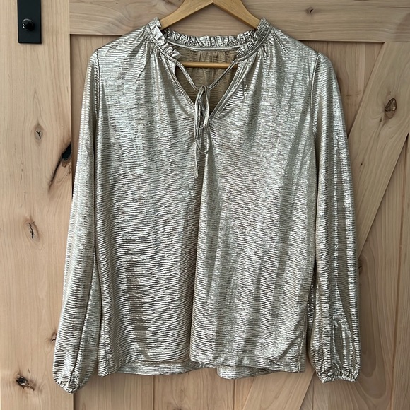 Metallic gold top - Picture 1 of 4